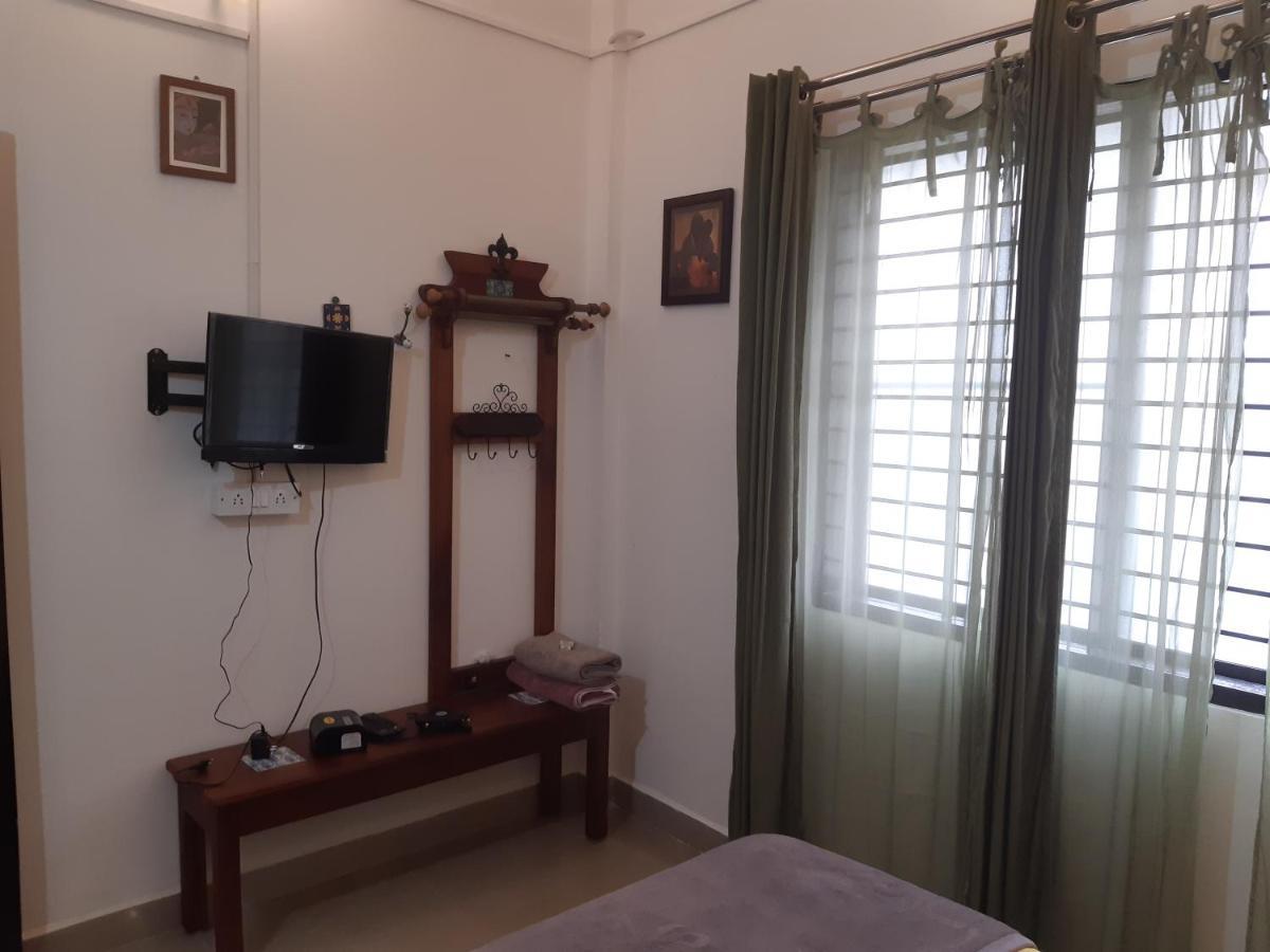 Apartment Tiny House For Couple Madikeri