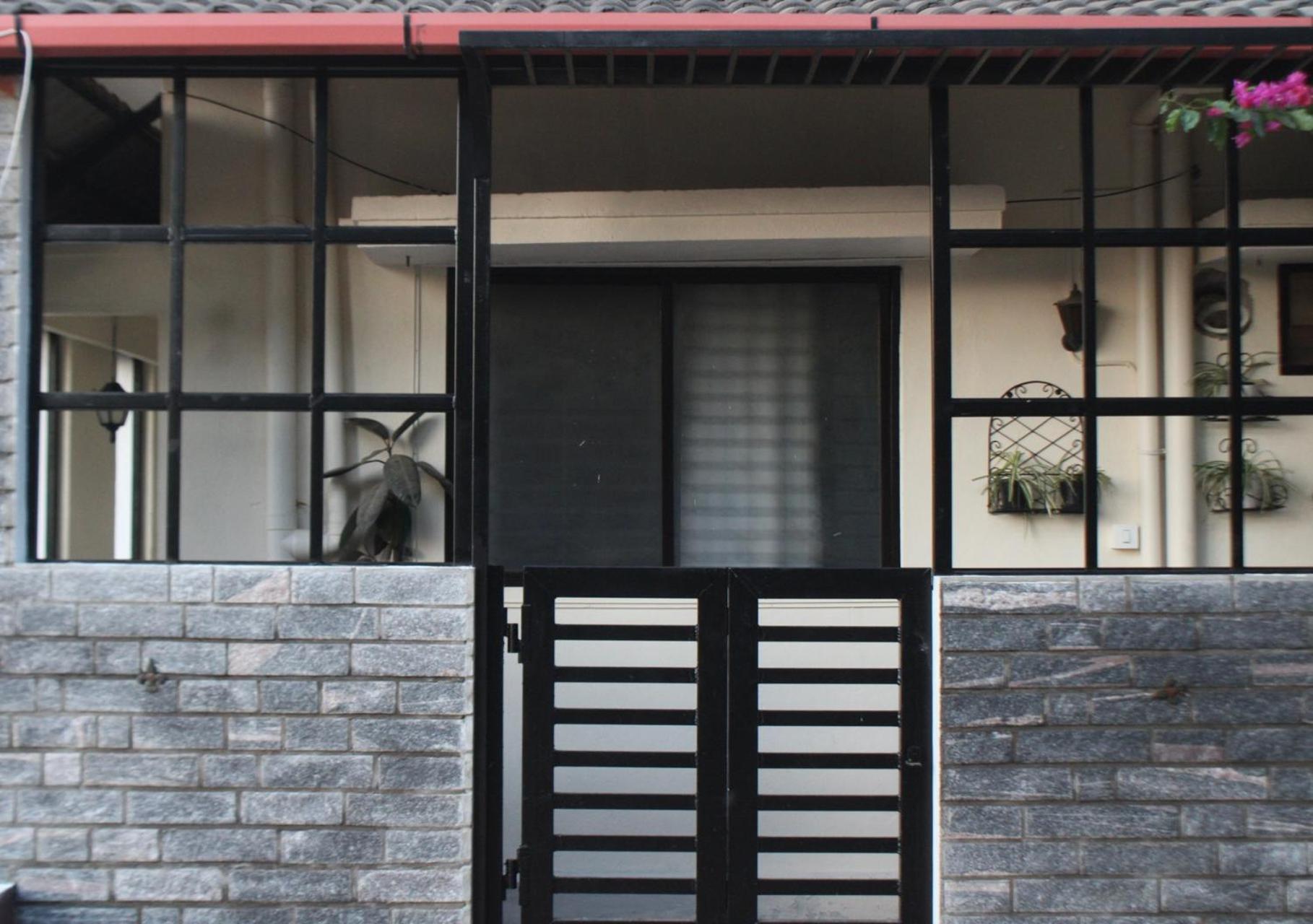 Tiny House For Couple Apartment
